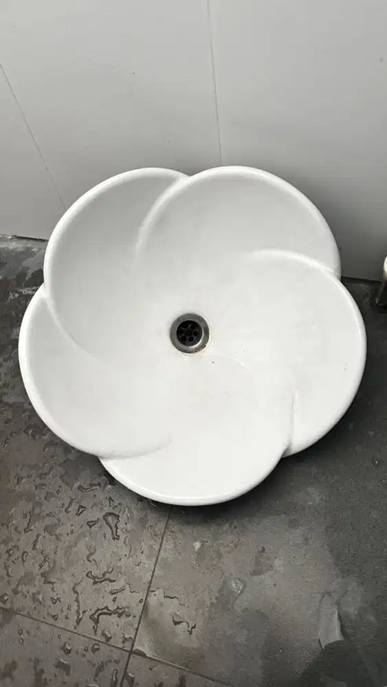 jual keramik wastafel model bunga