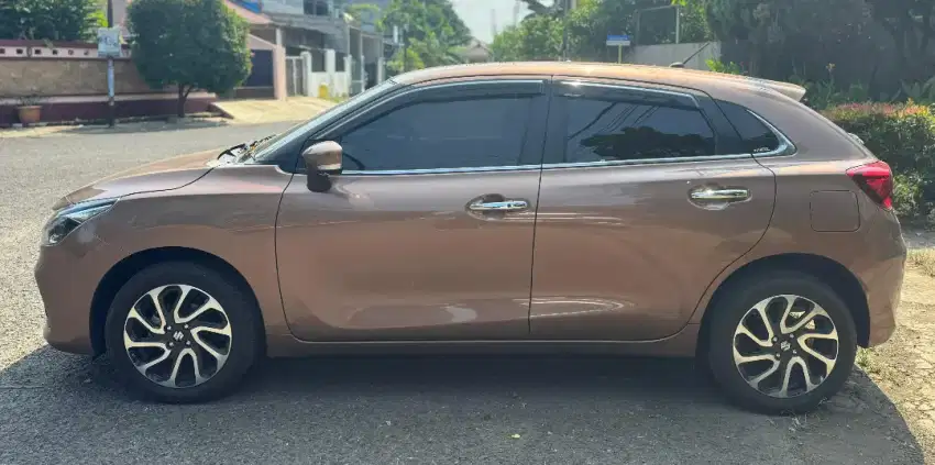 Suzuki baleno 2023)AT