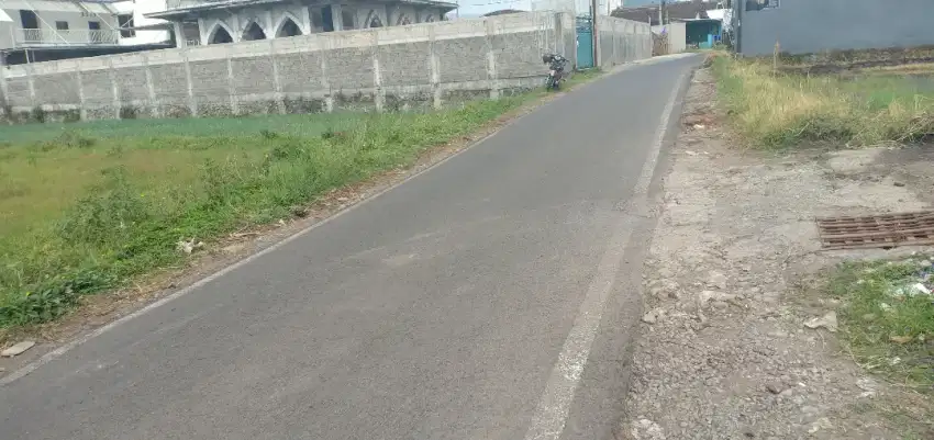 Tanah Tepi Jalan Pendem Akses Mobil Simpangan
