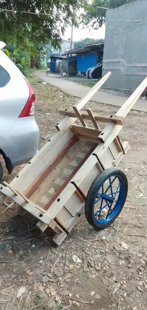 Gerobak kayu dorong ban motor