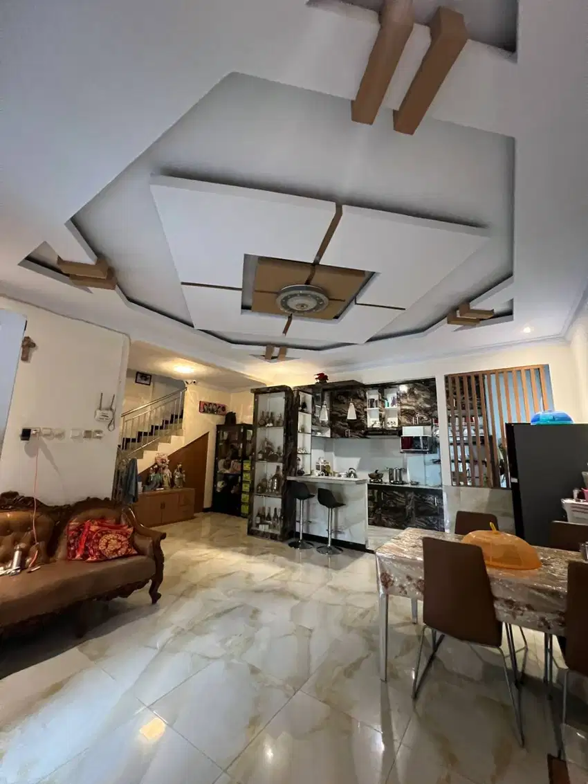 Dijual Rumah 2.5 Lantai Full Furnished di Permata Harapan Baru, Bekasi