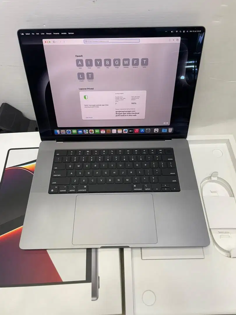 Macbook M1 Pro 16-inch ram 16/1TB original bekas resmi