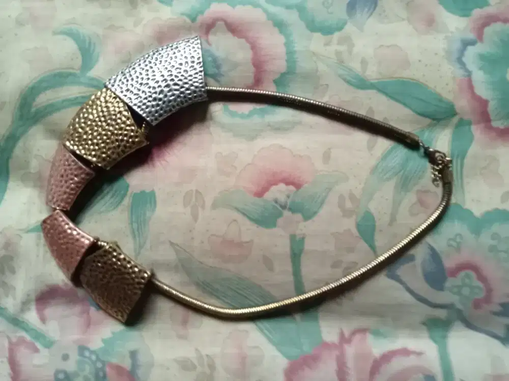 Di jual 1 kalung unik :)