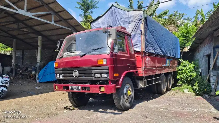 Nissan CK 12 tahun 92 siap kerja dan barusan di cat kepala trucknya