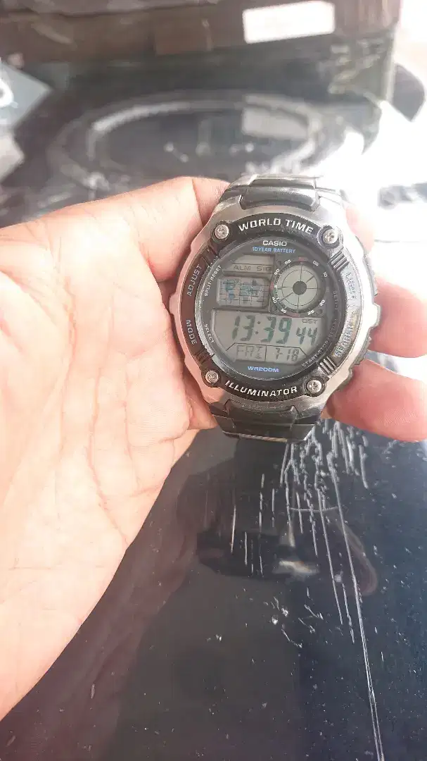 Second Casio AE-2100W