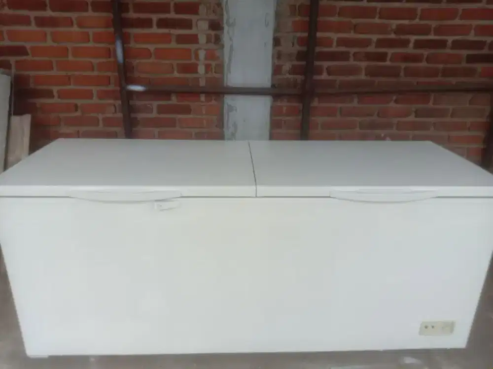 Frezeer modena 700 liter