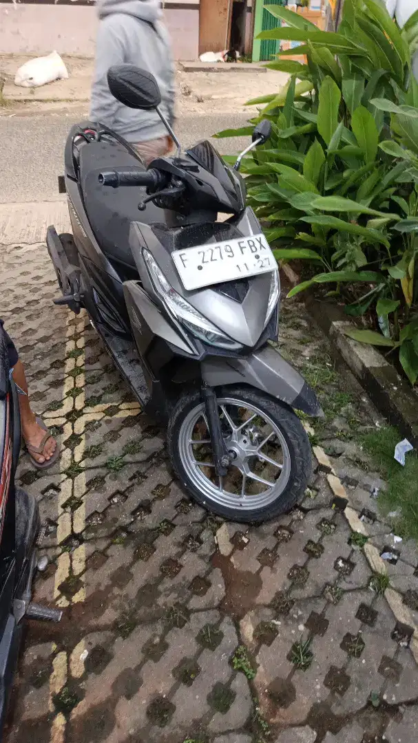 JUAL CEPAT VARIO 150 2017 LED OLD F pajak hidup