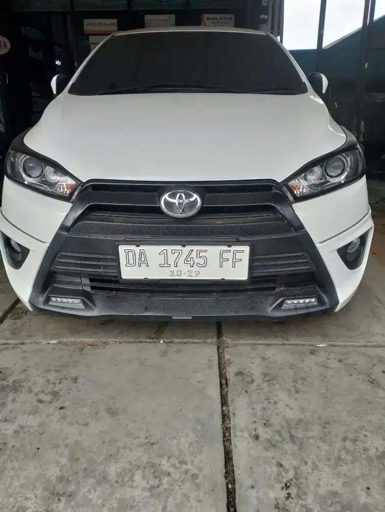 Di jual cepat toyota yaris 2014