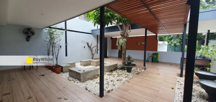 Ruang Usaha Ex Cafe Bagus Siap Pakai Di Pusat Cirebon Kota