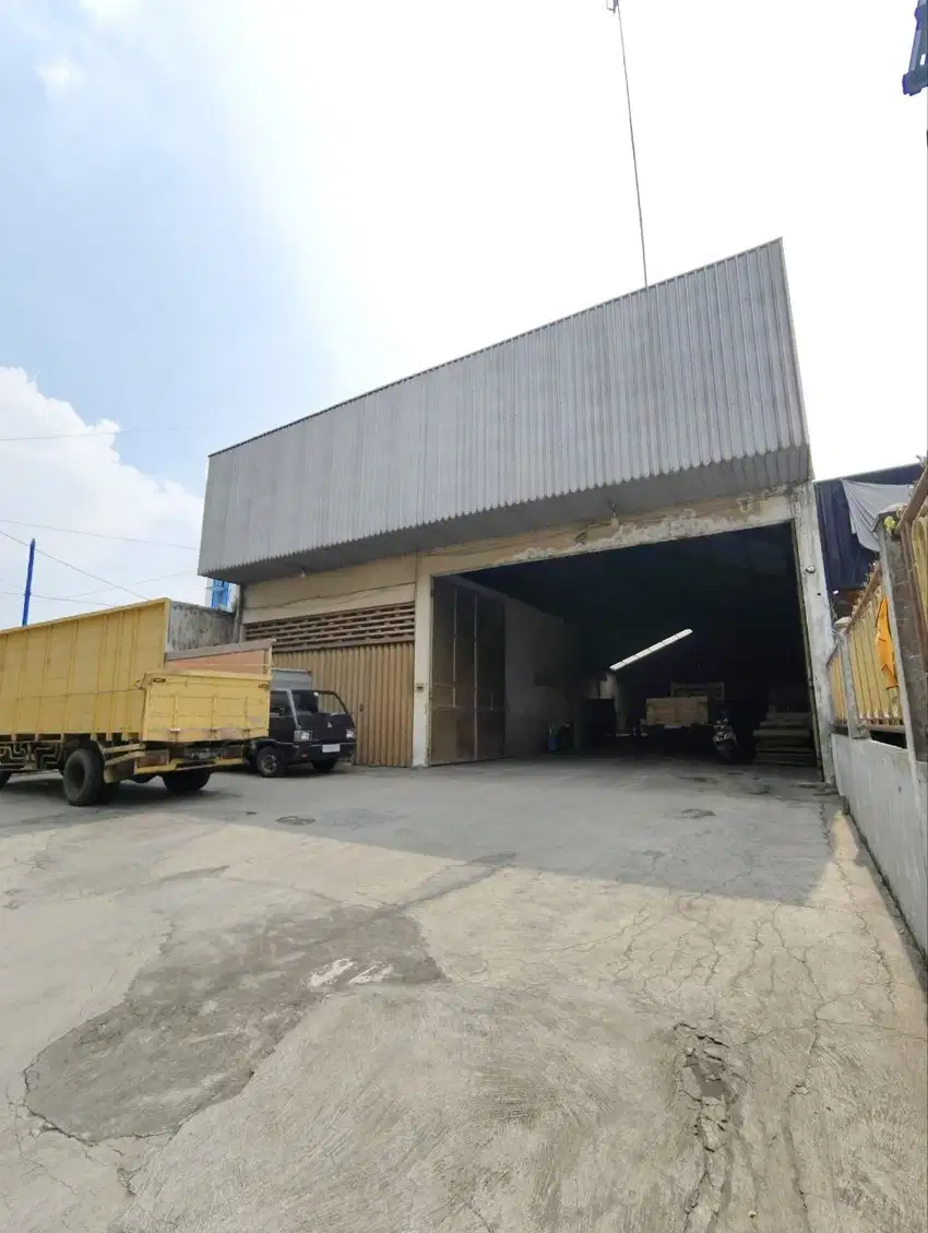 Disewakan Gudang Lokasi Tengah Kota Malang, di Soekarno Hatta, Malang