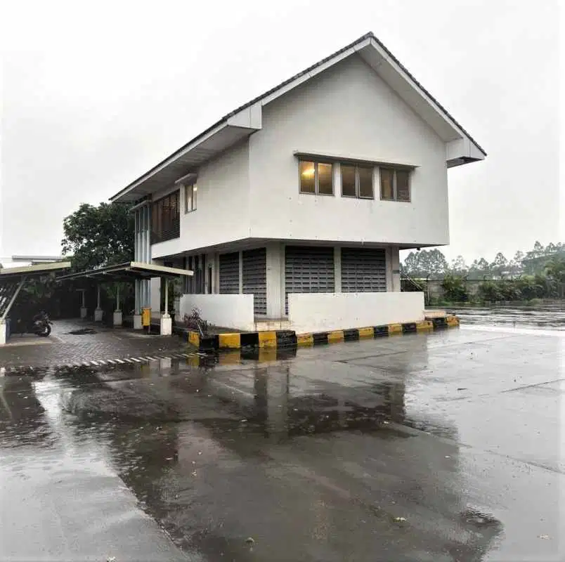 Pabrik di kawasan Industri MM2100 Nego