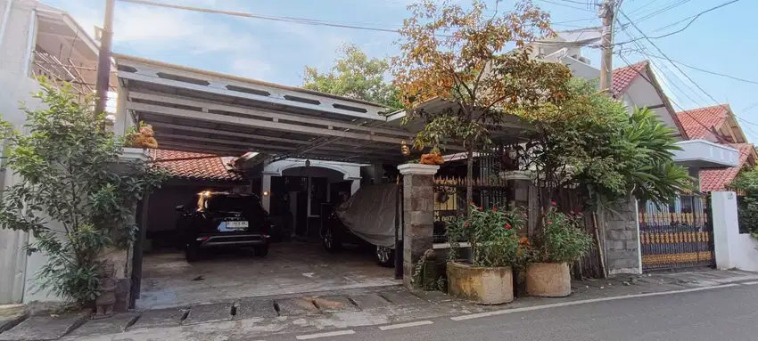 S557 rumah Luas 300 m2 Dekat Tol di Setu Cipayung Jakarta Timur