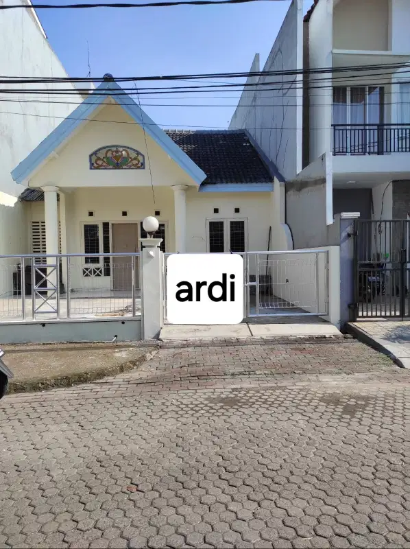 Rumah 1.5 lantai, 8x20 Taman Royal 1