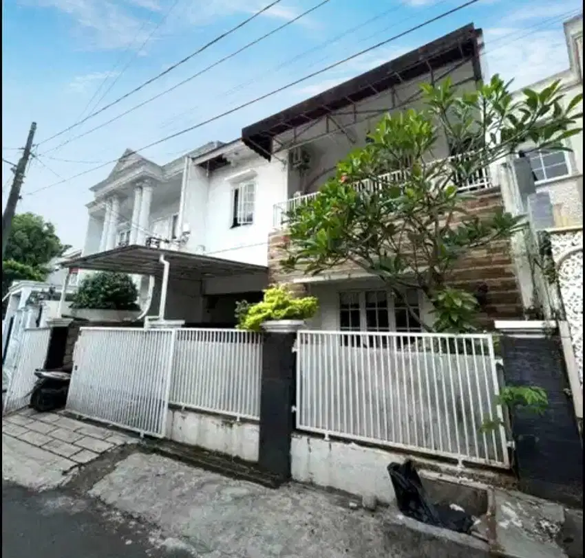 S588 Rumah Mewah 285 m2 Murah di Dewi Sartika Cawang Jakarta Timur