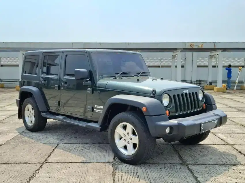 Jeep Wrangler Wangler 3.8 Sport Unlimited 2011 Low KM 70RB Antik