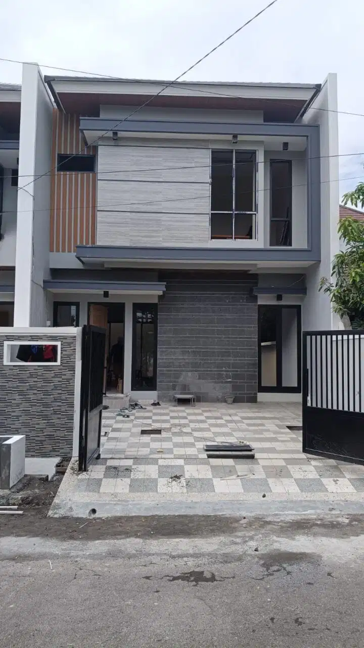 RUMAH BARU MINIMALIS DI BARUK UTARA SURABAYA (Tjin2Area)