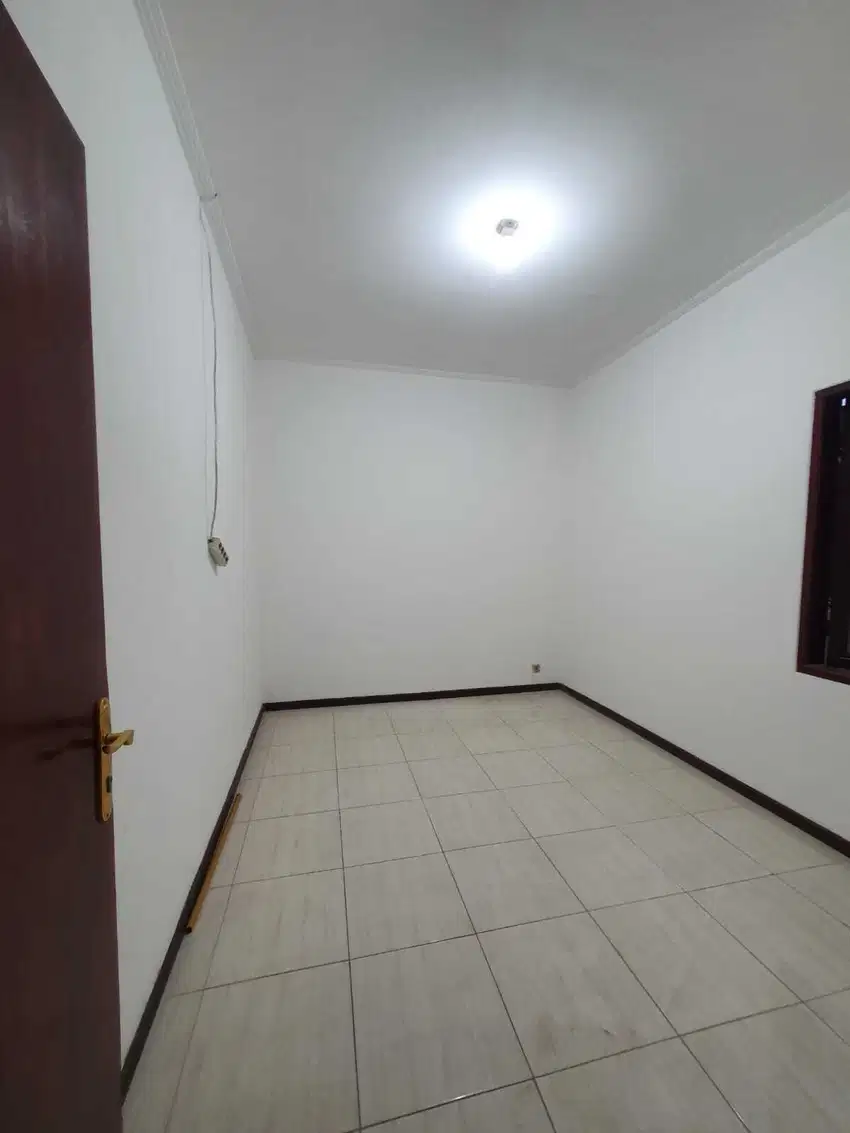 Disewakan Rumah Terawat Siap Huni di Taman Kopo Indah (TKI) 3
