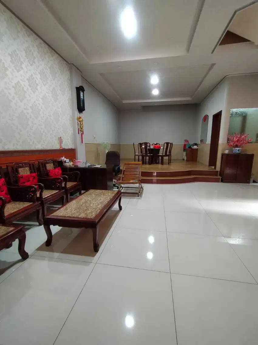 Jual Rumah Villa Komplek Taman Anggrek FULL FURNISHED