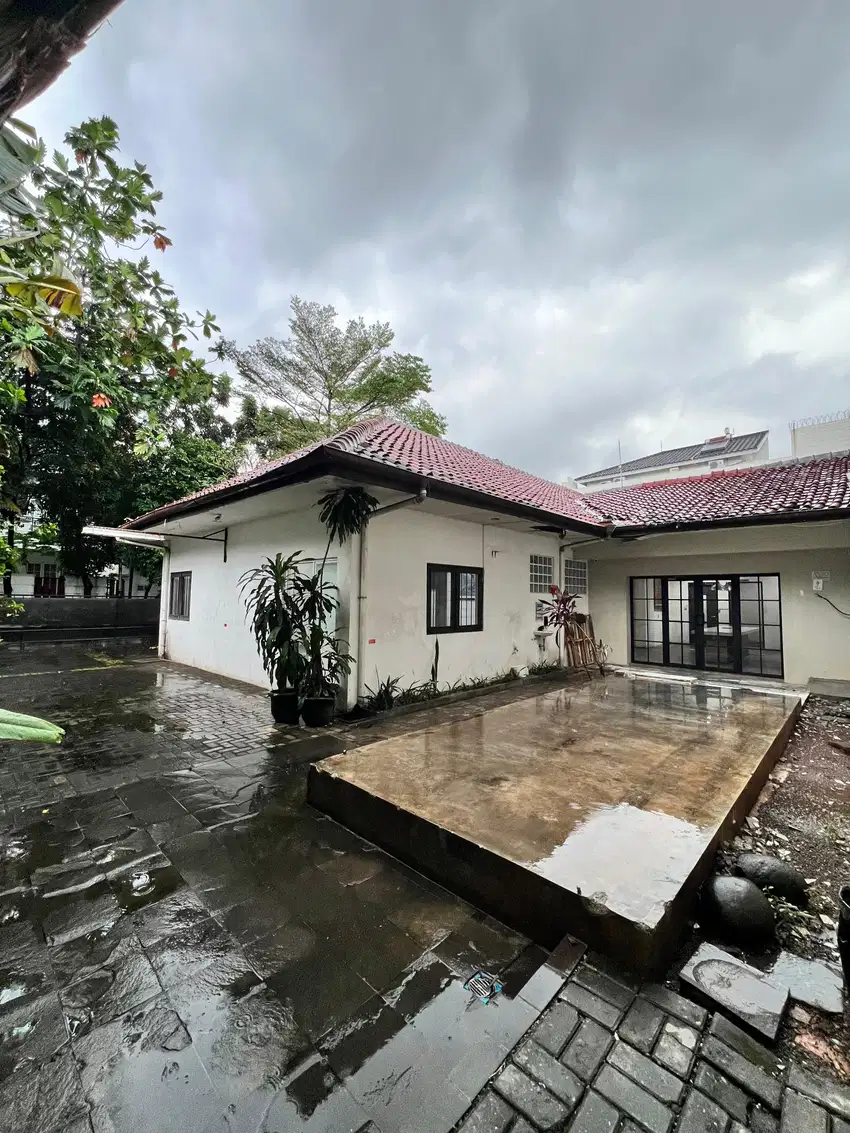 DIJUAL RUMAH LAMA HITUNG TANAH SENPATI AREA KEBAYORAN BARU