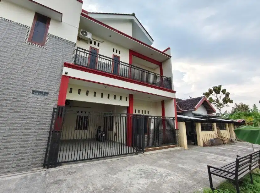 Rumah Sewa 2 lt Bagus Siap Huni di Gawanan Colomadu