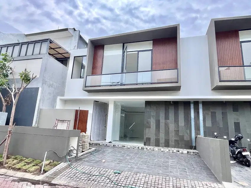 HIGH SPEC MEWAH Rumah Dian Istana Baru Dkt Pakuwon Mall Hr Muhammad