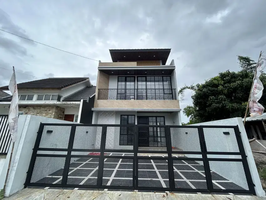 Dijual Rumah 2 Lantai siap Huni Sukahati Cibinong Bogor