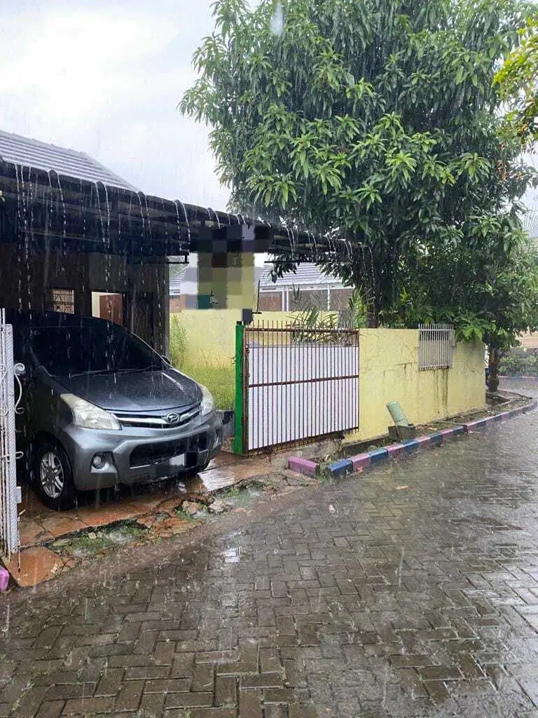 Rumah hook Grand Nusa Indah, Cileungsi, masih ada tanah kosong