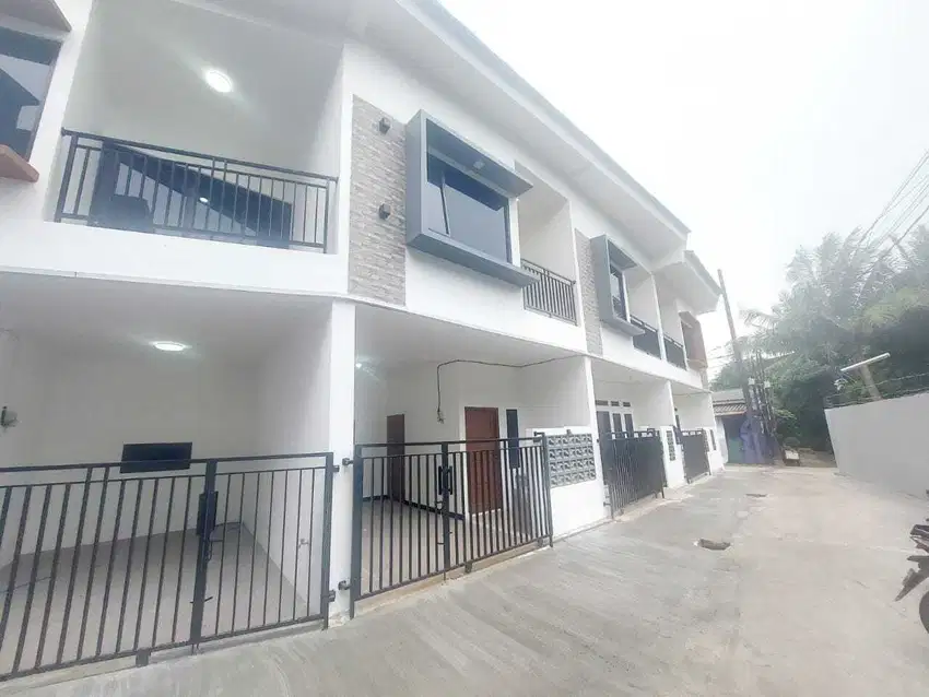 Rumah 2 Lantai Lokasi Strategis Dekat Stasiun Kranji