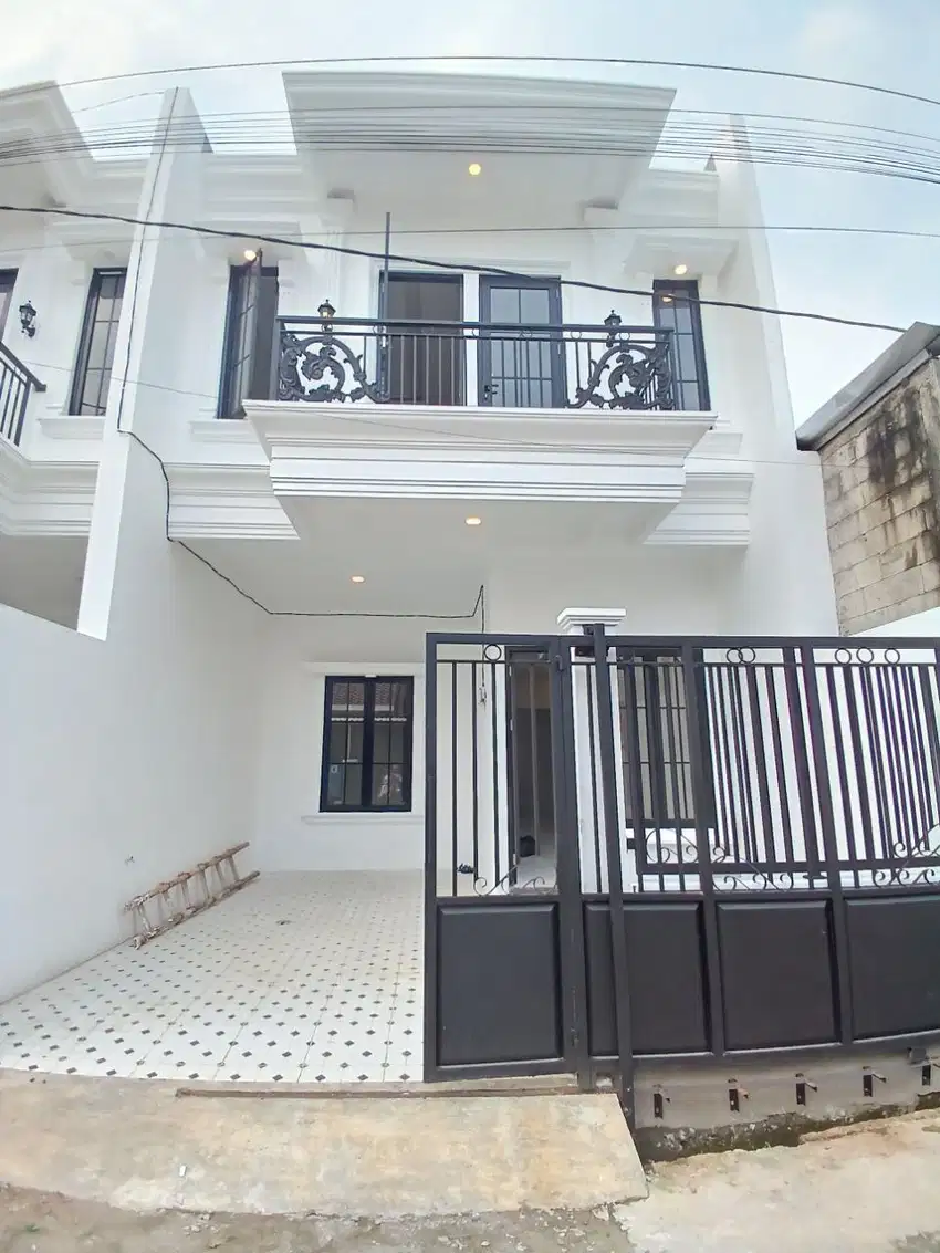 Rumah 2 lantai mewah dalam komplek lokasi dekat GDC depok