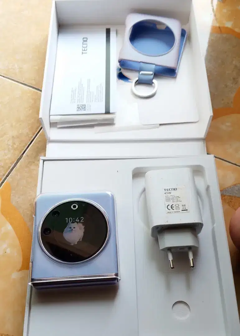 Tecno Phantom V flip 5g