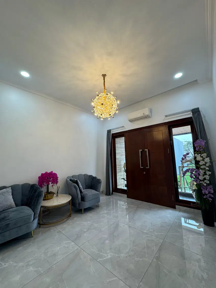 DIJUAL RUMAH MEWAH BANTING HARGA BISA NEGO DI GADING SERPONG