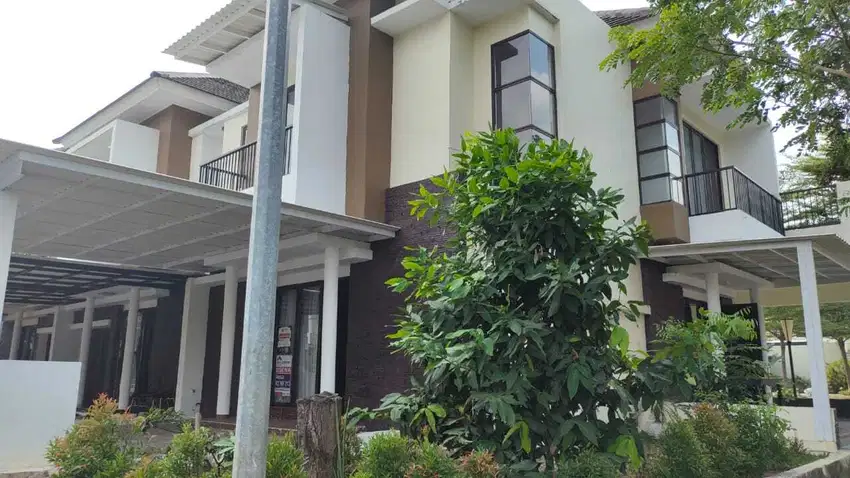 Dijual Rumah Hoek Minimalis Siap Huni 2 lantai di Harapan Indah Bekasi