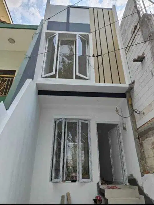 Rumah 2 Lantai Depan Taman di Gading Griya Residence, Kelapa Gading