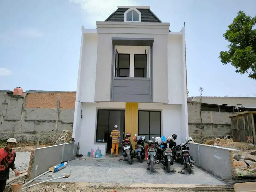 RUMAH MEWAH DUA LANTAI DEKAT KAMPUS UBL
