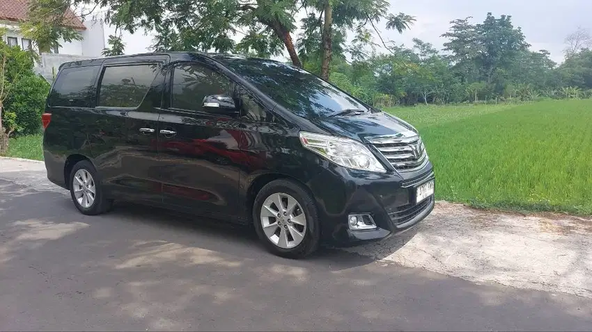 Di jual cpt Toyota Alvard G 2.4 AT pajak panjang 2012 pemakaian 2013