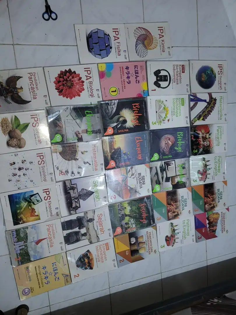 PRELOVED BUKU SEKOLAH KELAS 12,11 & 10