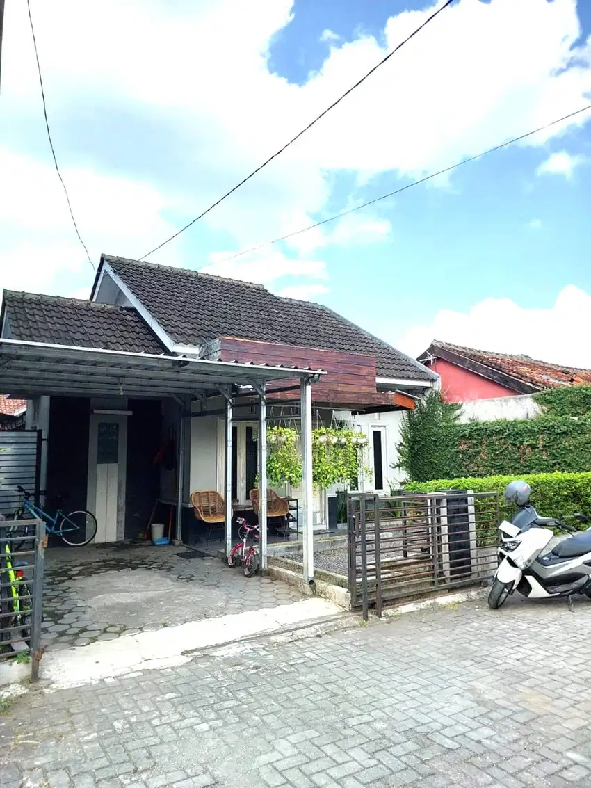 Rumah Cakep Akses Jalan Lebar dekat Jalan Raya Tajem