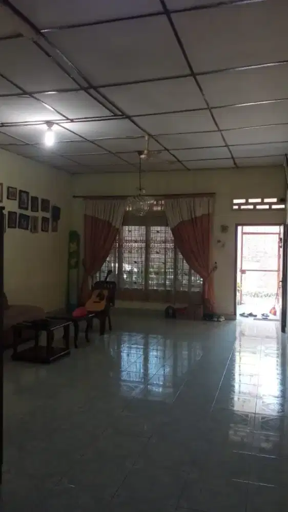 Dijual cepat rumah di daerah ramai