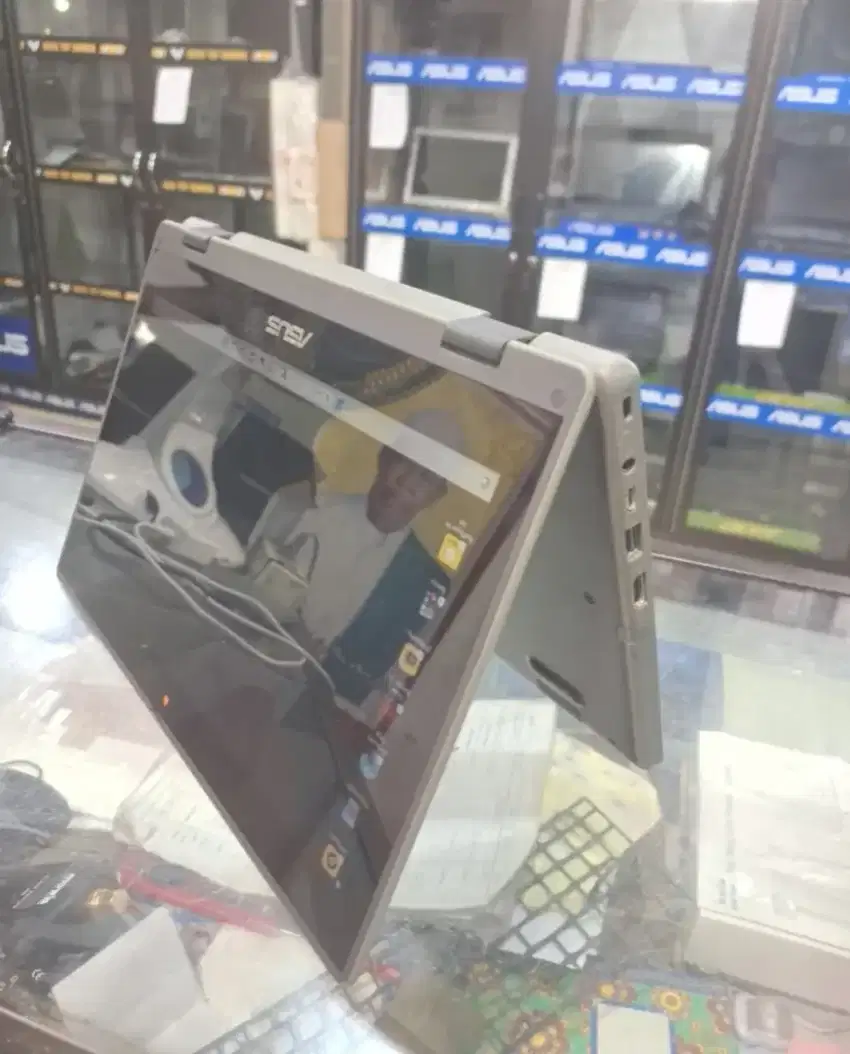 Asus BR100FK N4500 Ram 4GB ssd 128GB layar sentuh bisa jadi tablet