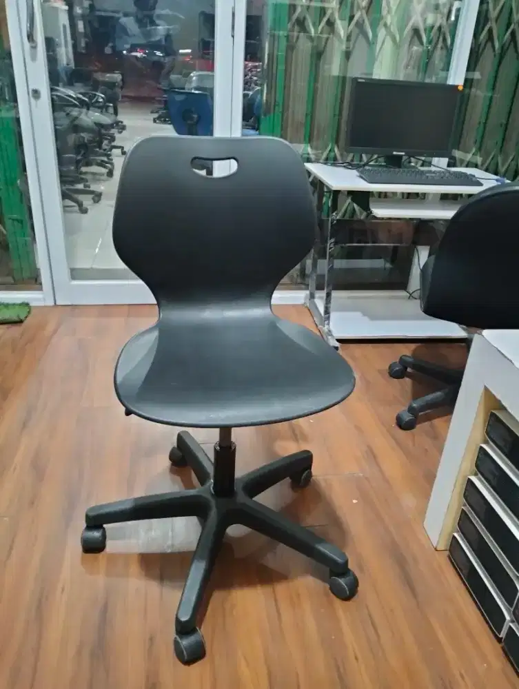 Kursi kantor hidrolik