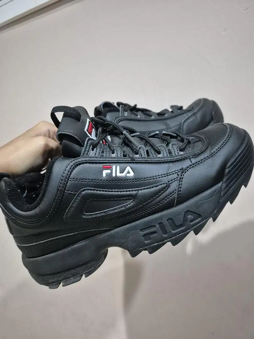 Sepatu Preloved Fila ori beli di perancis uk42