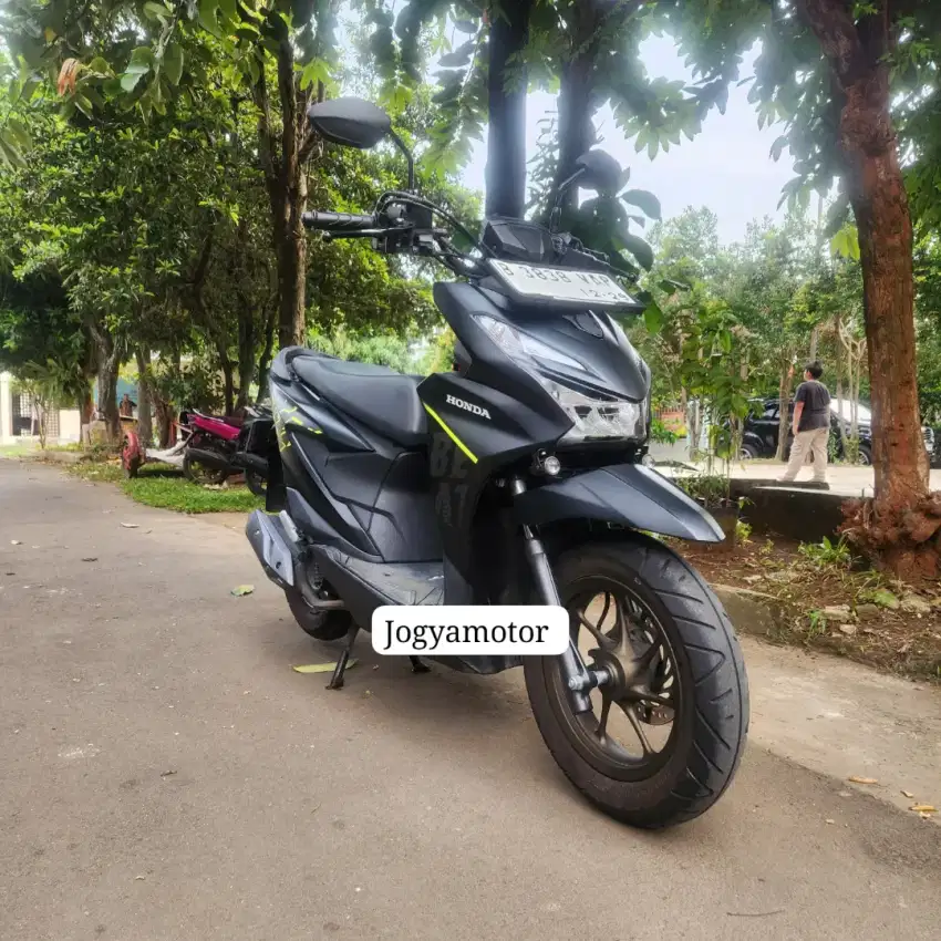 KM LOW 10RB Honda Beat Street Tahun 2024