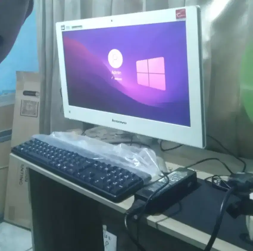 Dijual komputer Lenovo all in one Rp 1.000.000 Nego