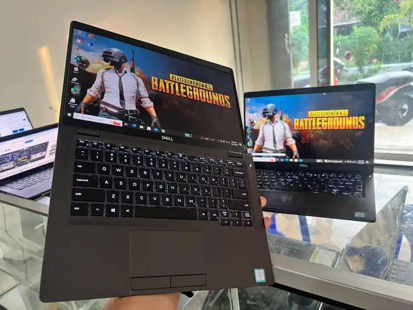 CORE I5gen8 LAYAR SENTUH RAM 16 GB SSD 256 GB
