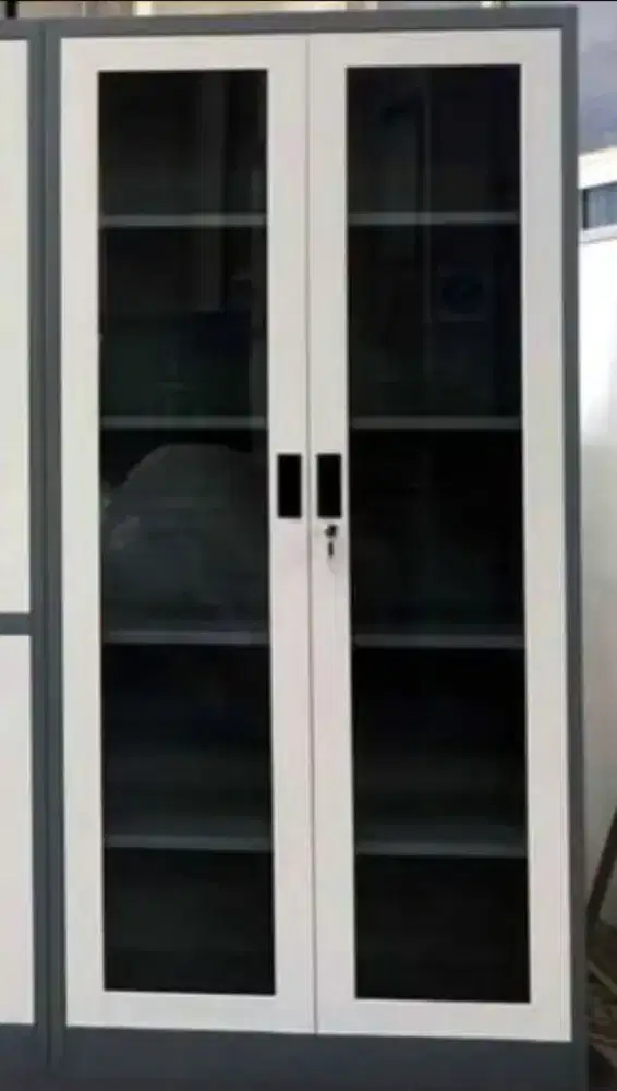 Lemari Besi 2 Pintu Kaca Swing Importa SC B18 BT