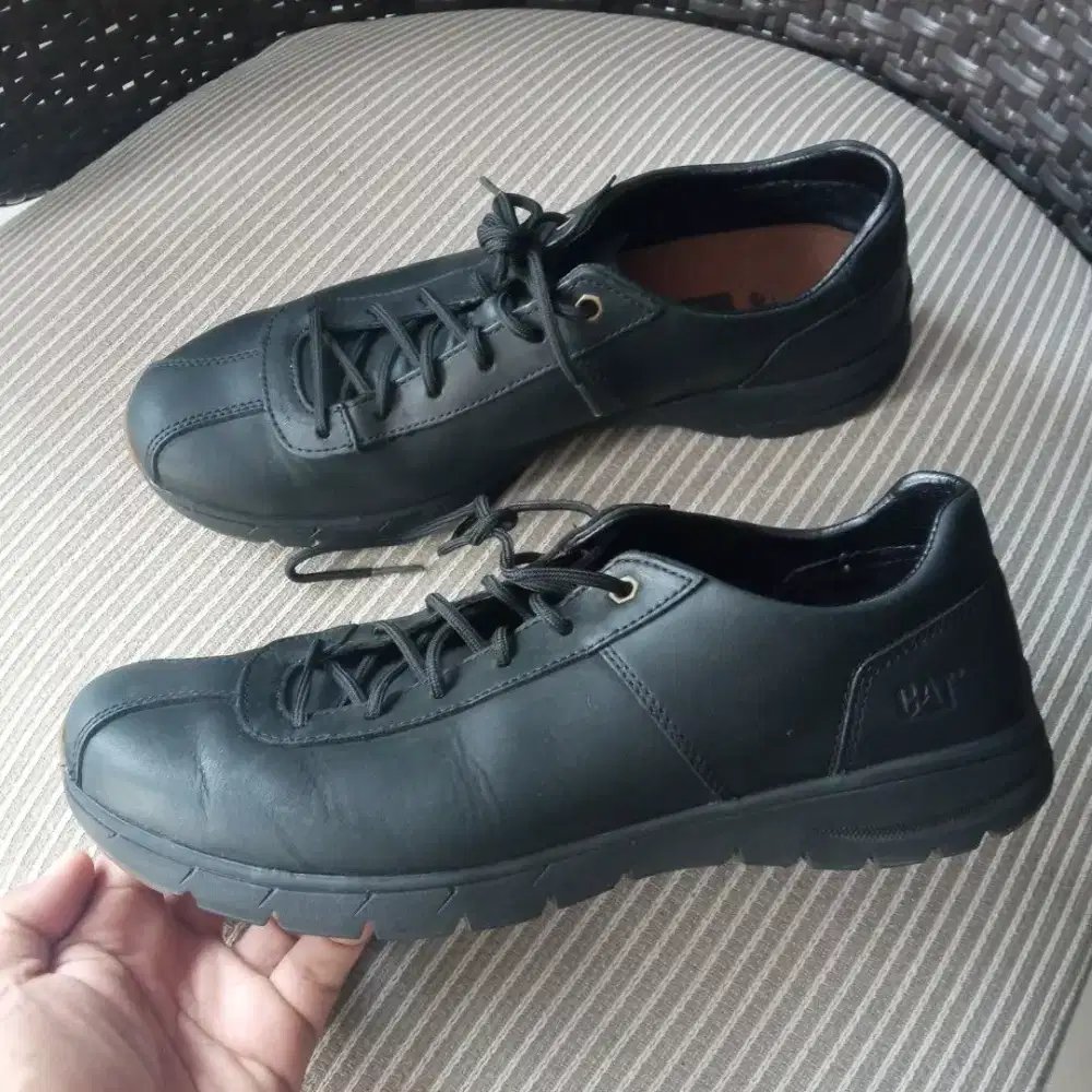 Caterpillar navigate work shoes sepatu 44