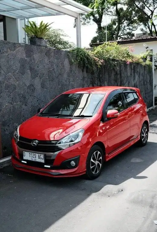 LowKm! Daihatsu Ayla 1.2 R Duluxe AT matic agya merah 2018 bandung