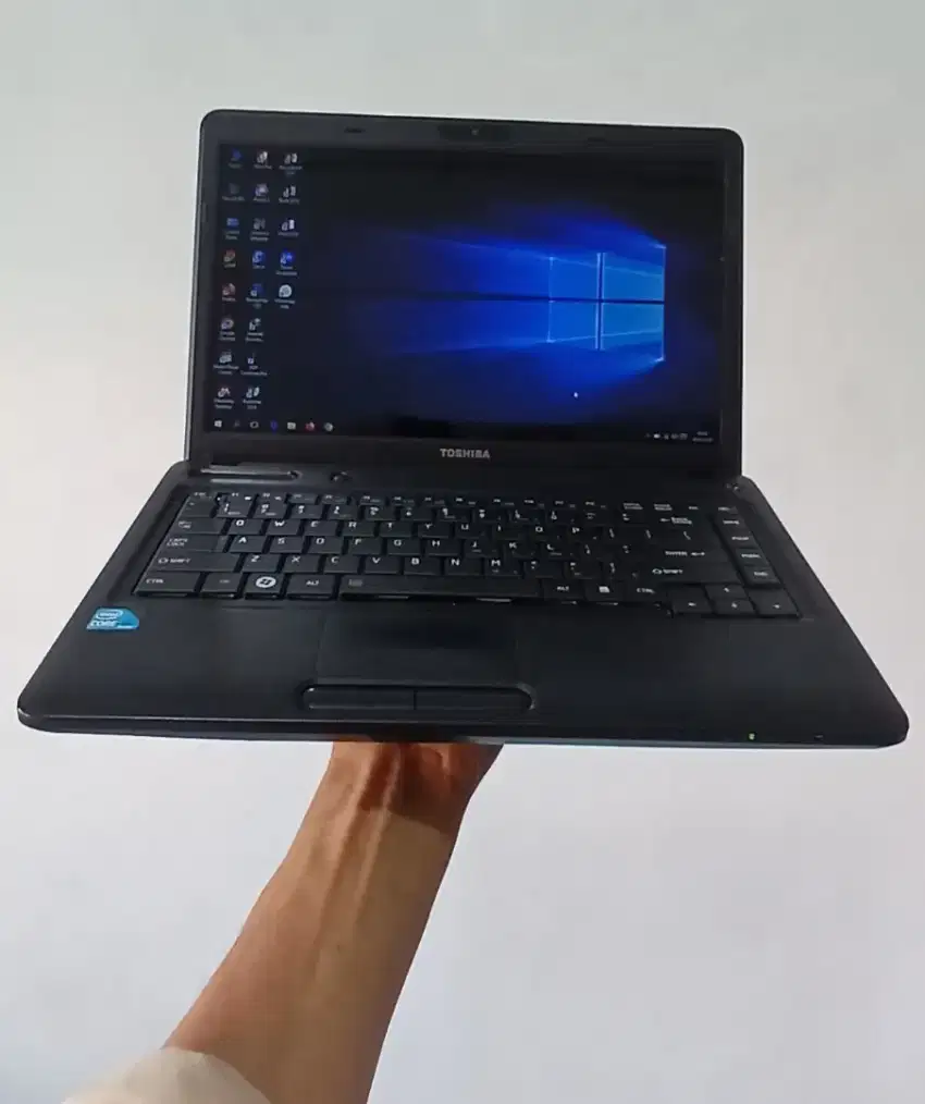 Toshiba Core i3 ram 4GB SSD128GB Baterai Baru