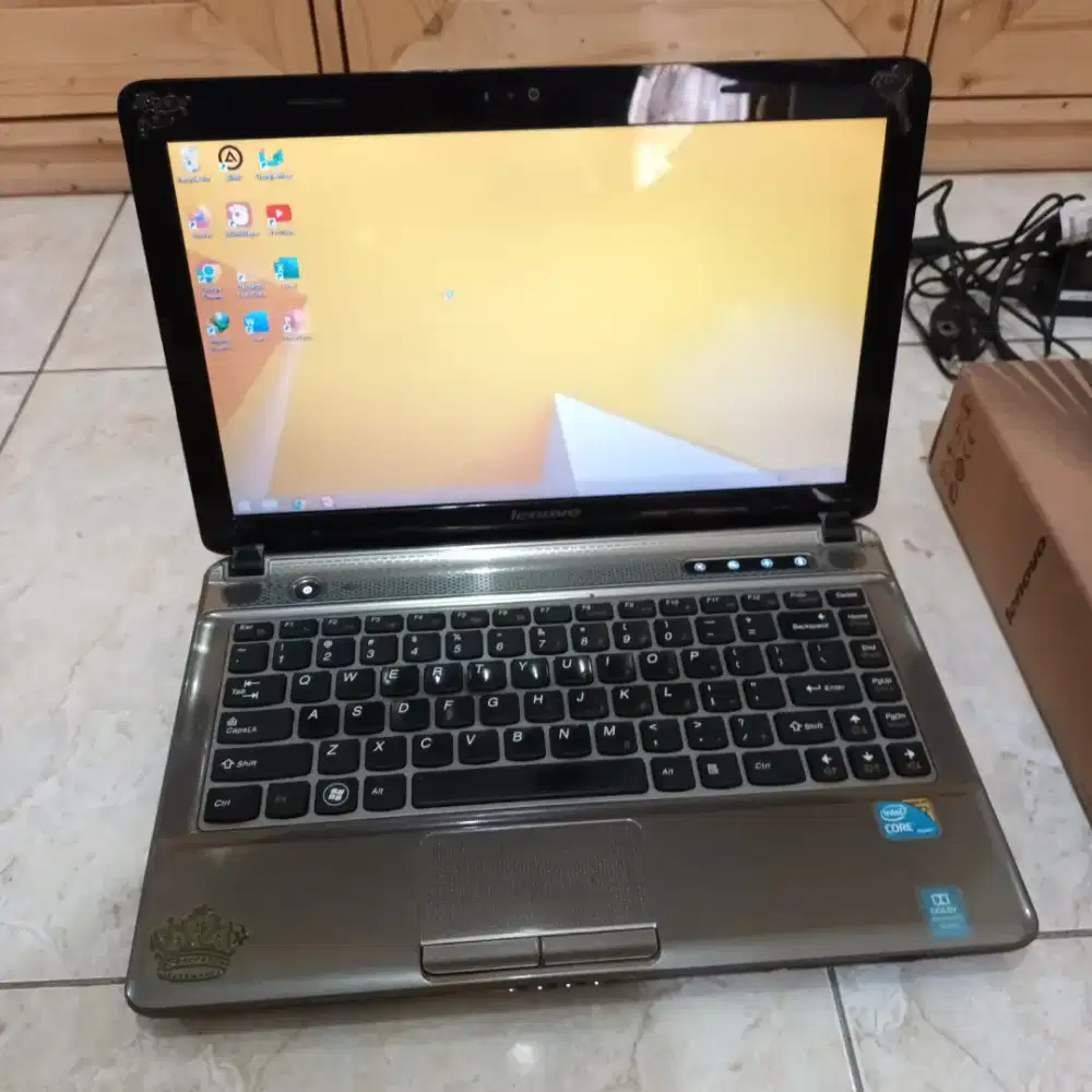 Laptop lenovo z360 hdd 1Tb ram 2gb 13 intel core i3