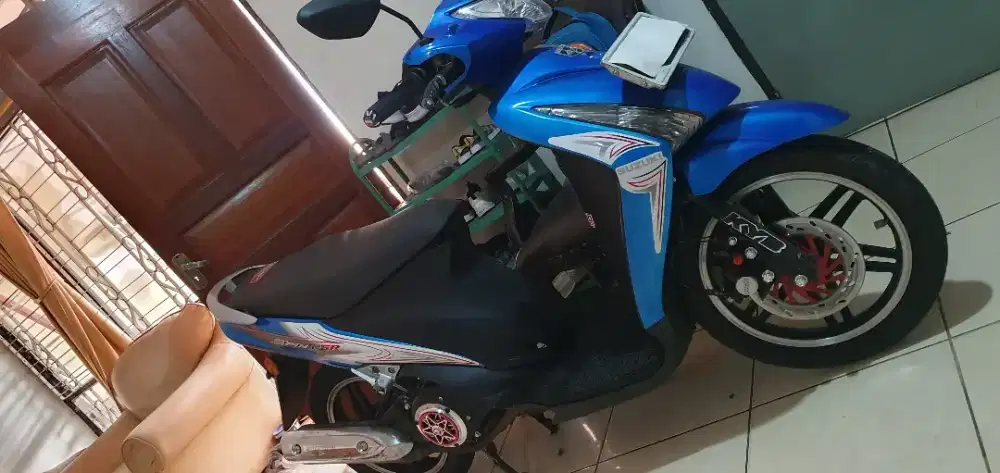 Suzuki spin 2010 kondisi baik